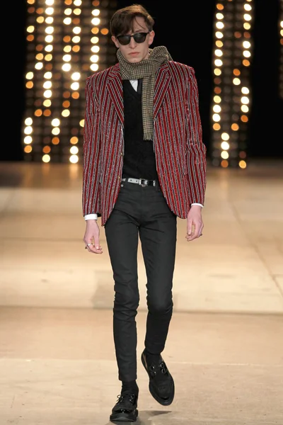 Look 48